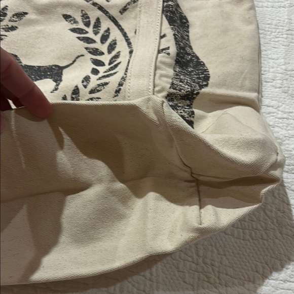 PINK Victoria's Secret Cream and Black Canvas Tote with Classic Emblem. NWT - Picture 4 of 7